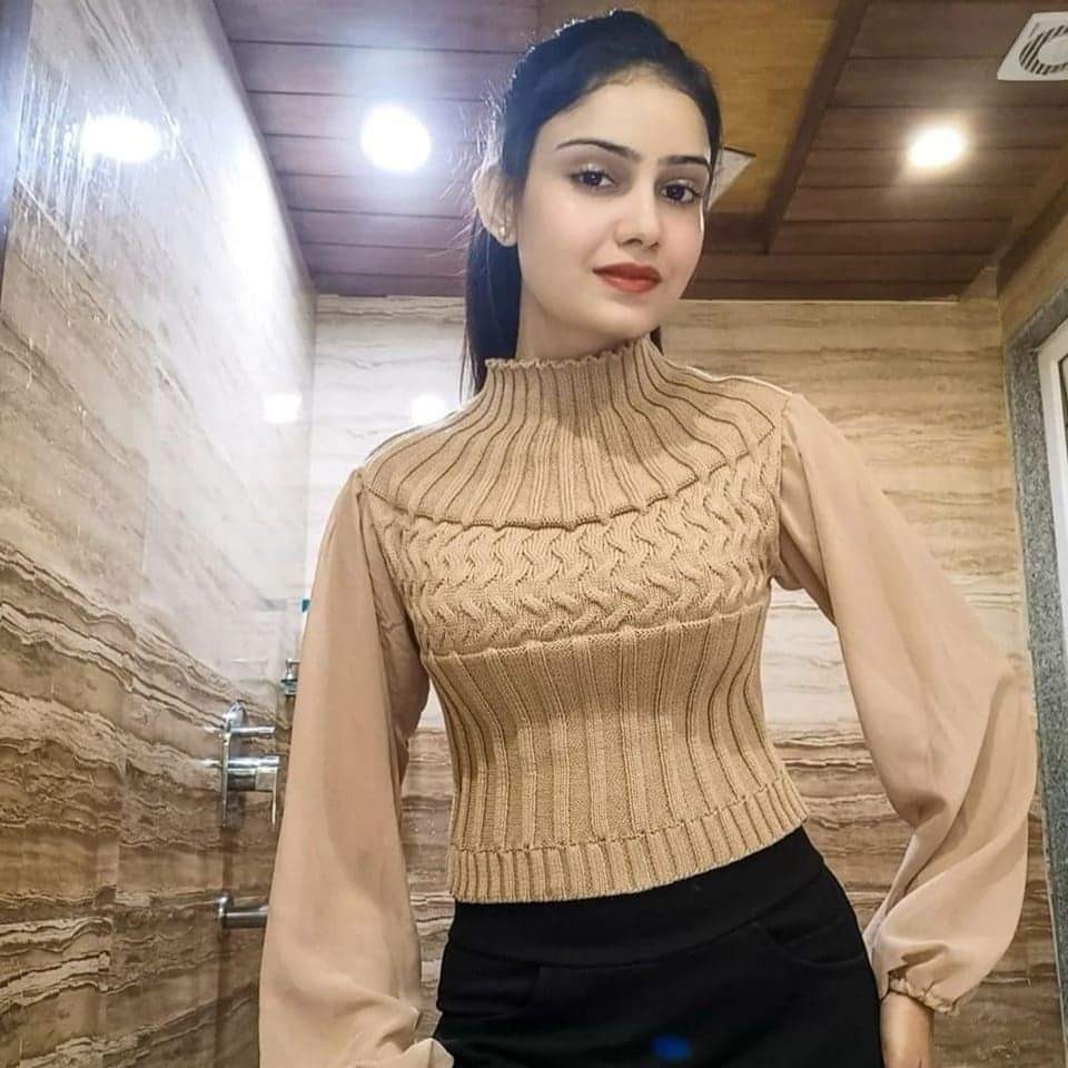 Newly married Manali escort girl awaits for you